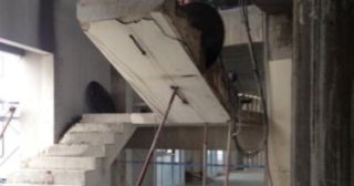 Демонтаж лестницы Карпинск, цена от 2982 руб.